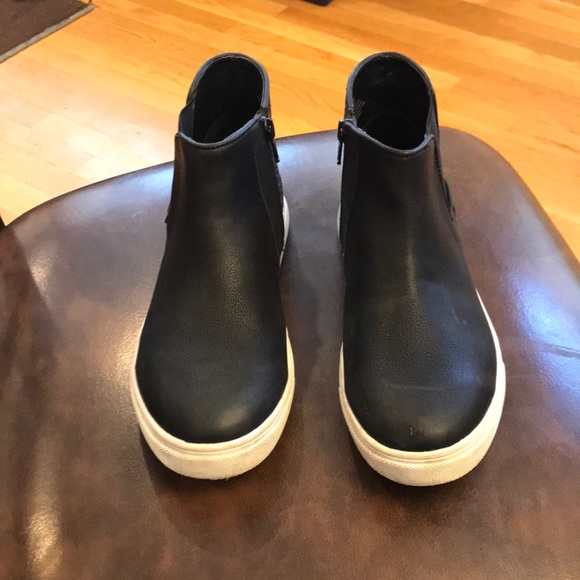 Sparkly Booties - Picture 4 of 7